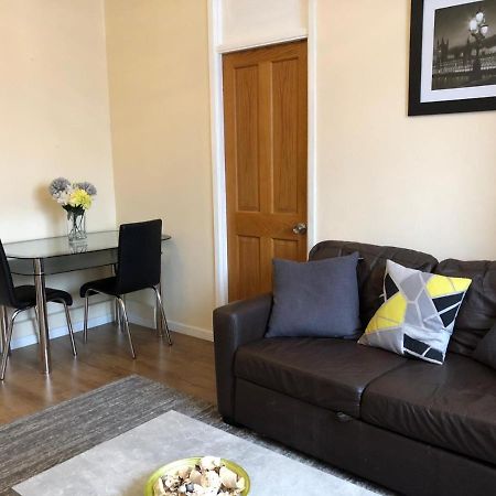 Entire Flat Very Comfortable 1 Bedroom London Kültér fotó
