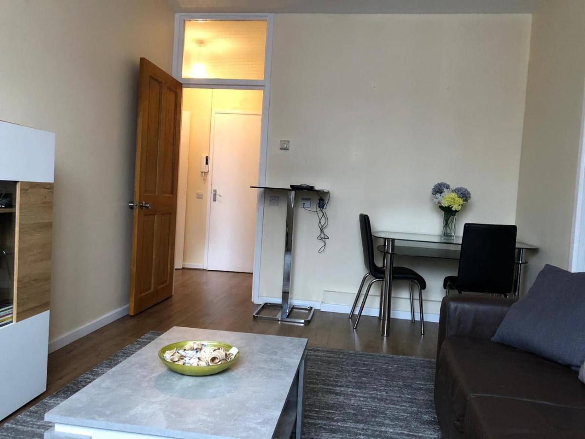 Entire Flat Very Comfortable 1 Bedroom London Kültér fotó
