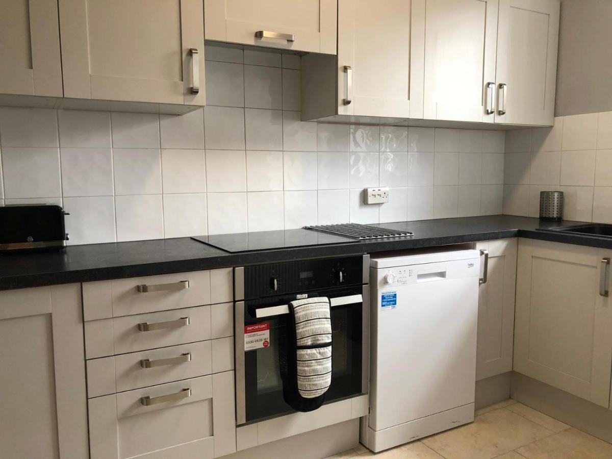 Entire Flat Very Comfortable 1 Bedroom London Kültér fotó
