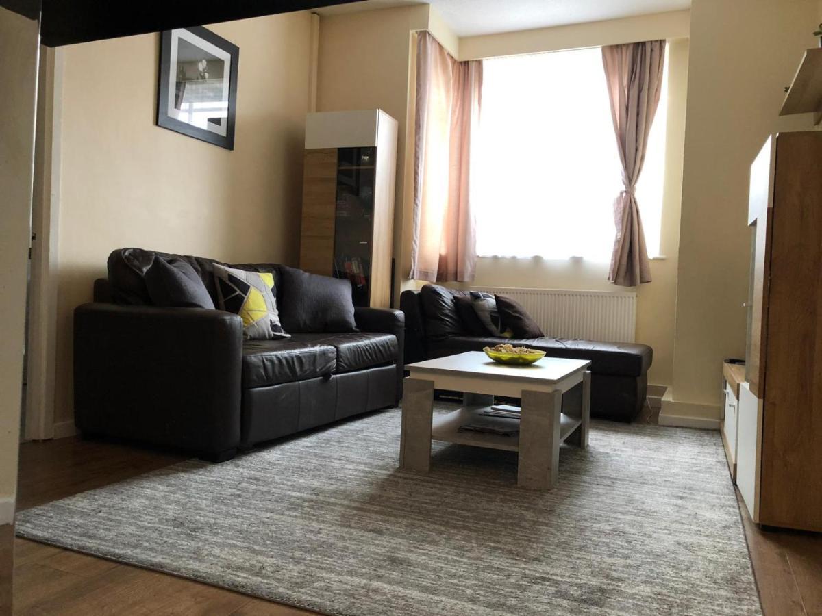 Entire Flat Very Comfortable 1 Bedroom London Kültér fotó