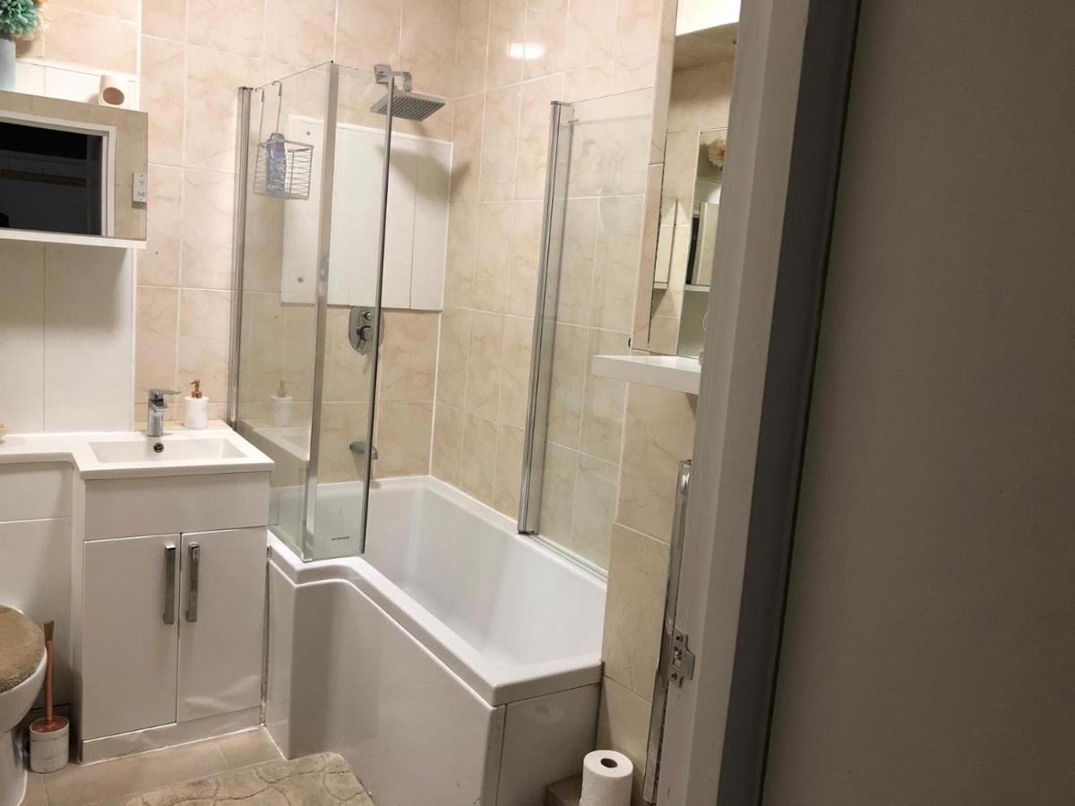 Entire Flat Very Comfortable 1 Bedroom London Kültér fotó